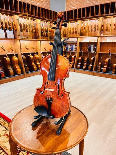 Liang Zhiling · 15¾-inch Antiqued Viola