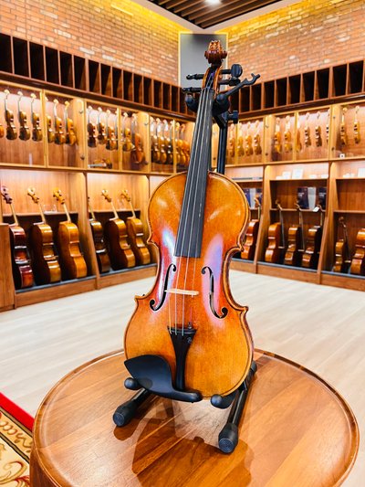 Violin Temple Treasure Hall Collection: Shi Baozhong Violin 1932